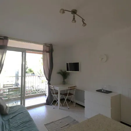 Apartamento Studio Cabine Avec Balcon Et Parking Prive, A 125m Du Lac Du Ponant - Fr-1-682-7 *