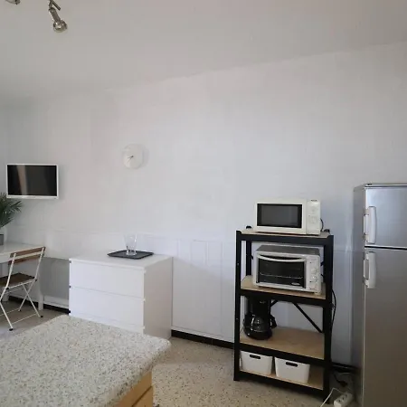 Apartamento Studio Cabine Avec Balcon Et Parking Prive, A 125m Du Lac Du Ponant - Fr-1-682-7